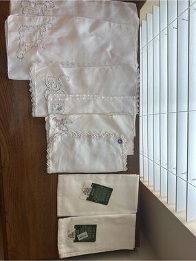 Vintage Lot: Ralph Lauren Napkins, Embroidered Handkerchiefs & Doily